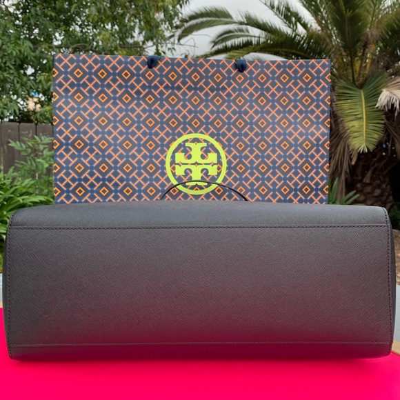 Tory Burch Large Emerson Buckle Leather Tote - Picture 4 of 8